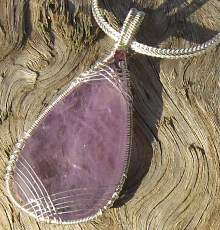 ns_amethyst_teardrop_log_front_detail_t.jpg