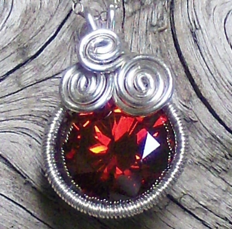 ns_wrapped_red_lab_diamond_fire_detail_t.jpg